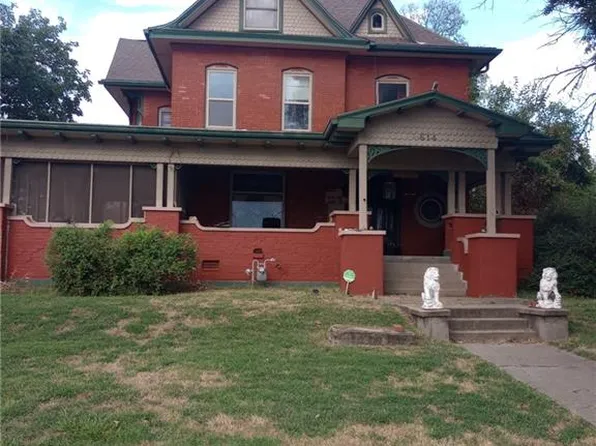 614 Elm St, Coffeyville, KS 67337