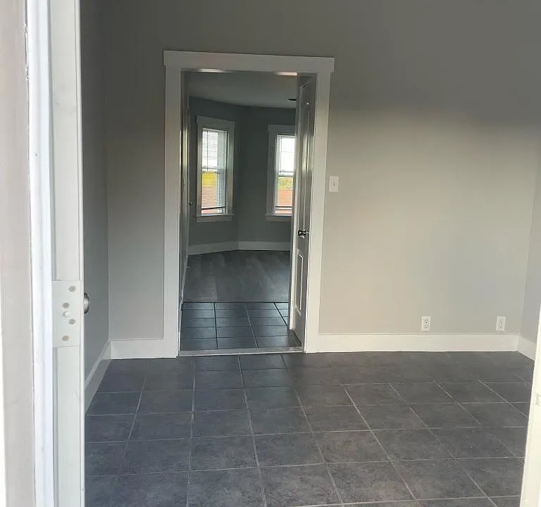 155 Glasgow St #3