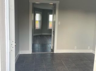 155 Glasgow St #3, Fall River, MA 02721
