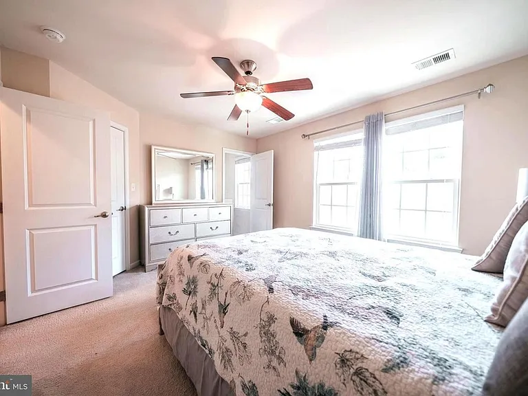 2111 Elm Tree Knl — Photo 13