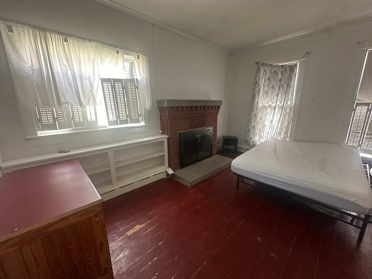 3 bed, 861 sqft, $1,600 — Photo 3