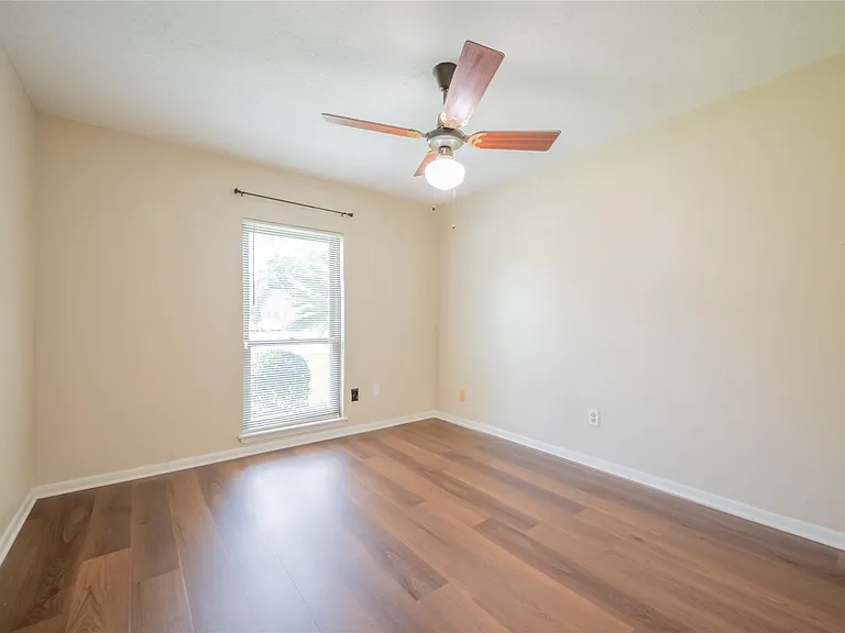 9202 Benning Dr — Photo 26