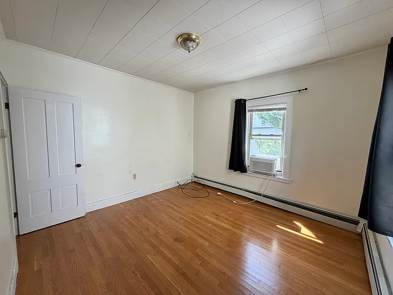 11 Snow St #2R — Photo 3