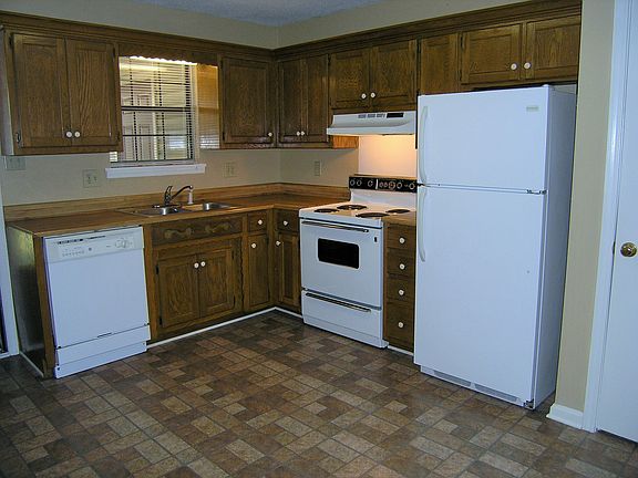 Eat-in Kitchen