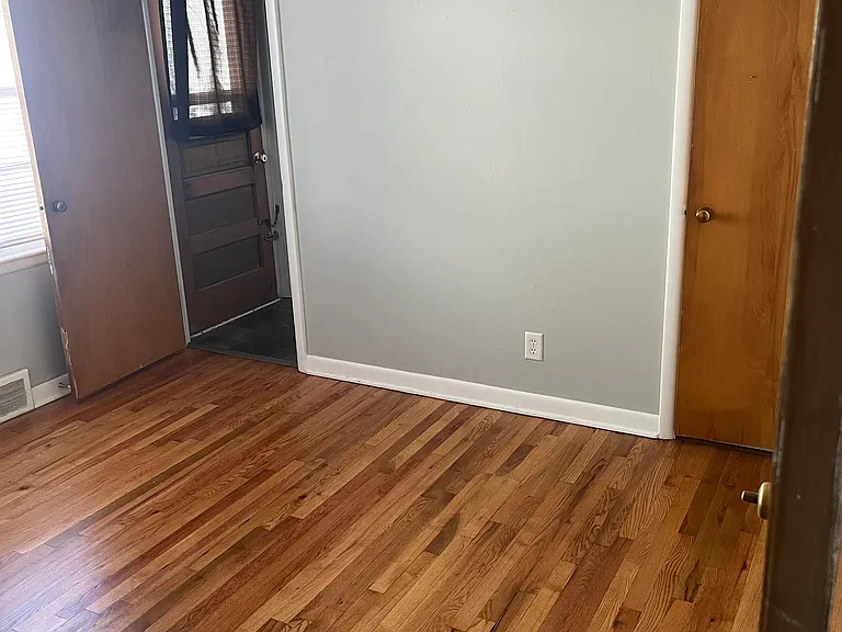5812 Lafayette Ave — Photo 3