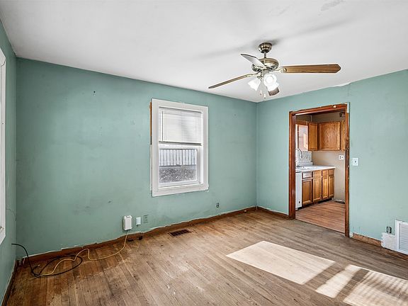 5th image of 2506 S 8th Ave E