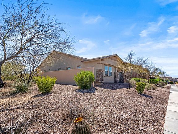 2nd image of 1013 W Desert Firetail Ln