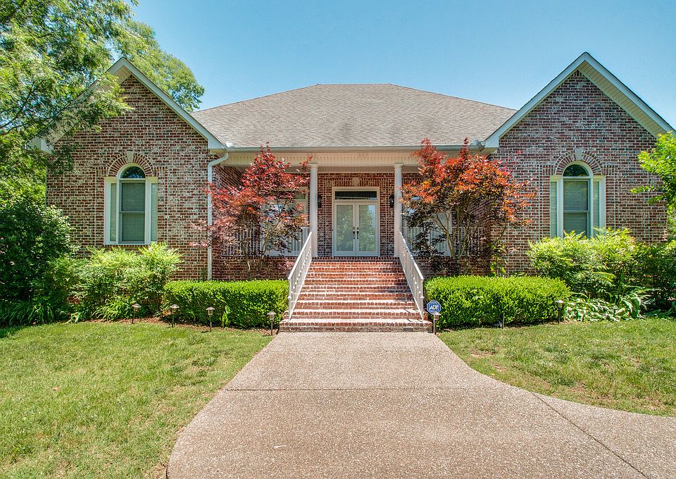 1112 Warrior Dr., Franklin