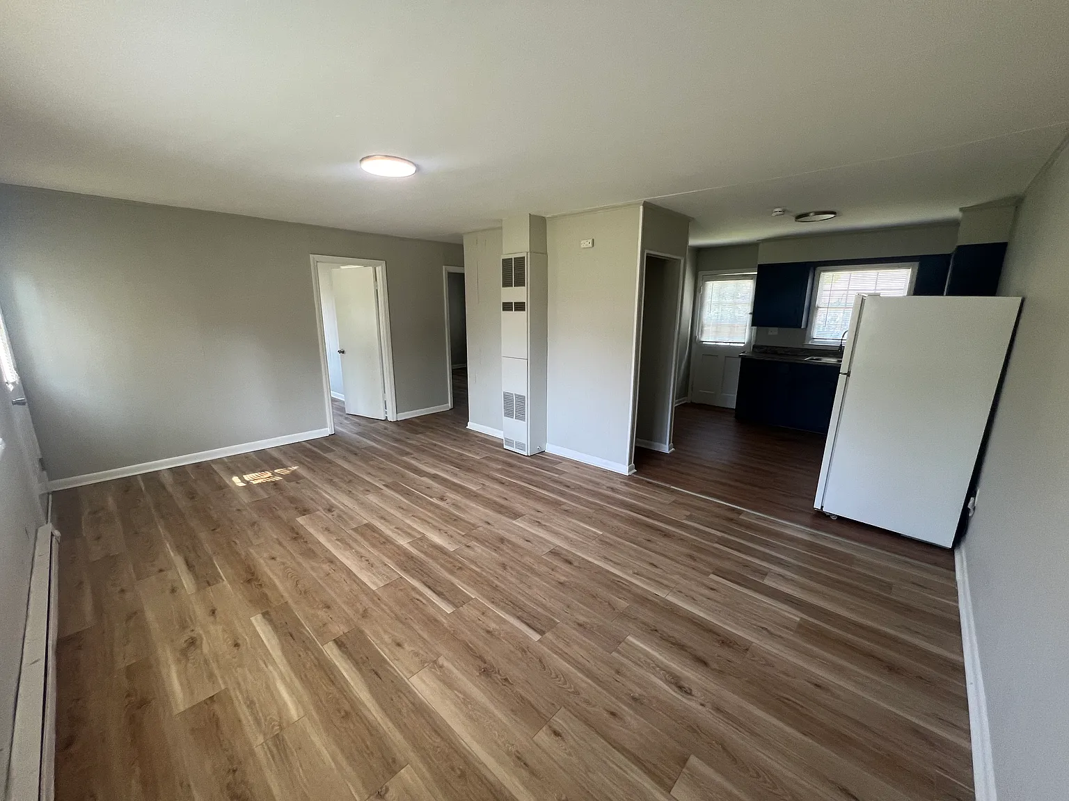 2 bed, 800 sqft, $995 — Photo 2
