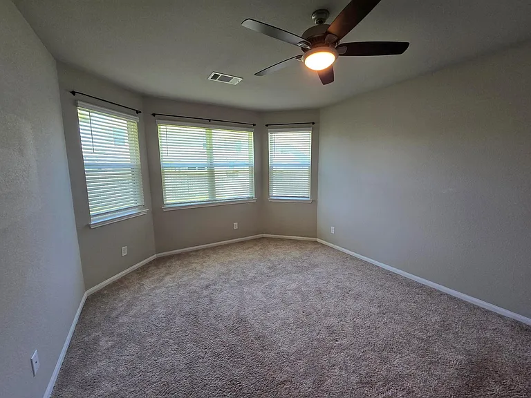 13703 Mariah Dr — Photo 9