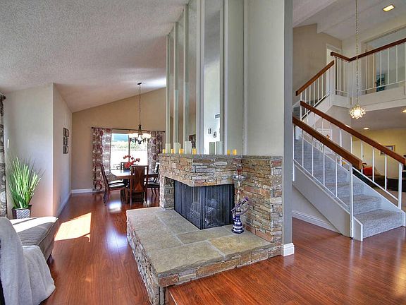 4th image of 951 De Leon Ln
