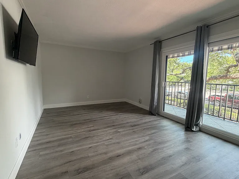 105 4th Ave NE #206 — Photo 6