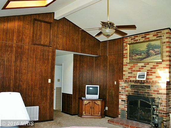 4th image of 887 Red Bird Ln