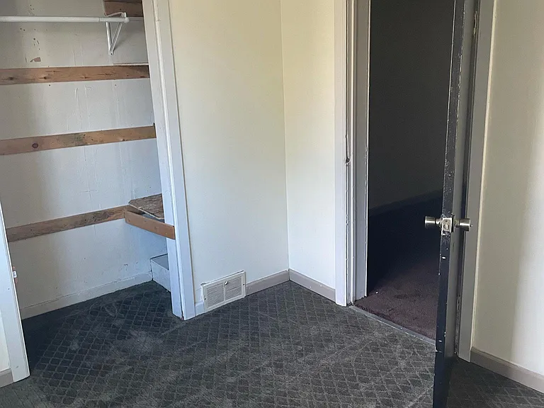 other side of bedroom