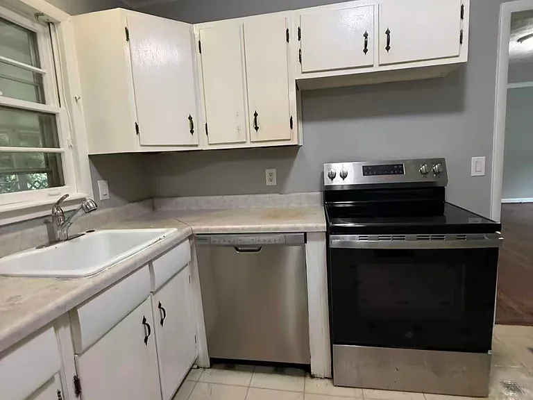 3549 Wilton Ave — Photo 2