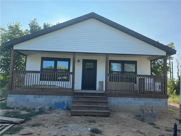 304 Forest Ave, Green Forest, AR 72638