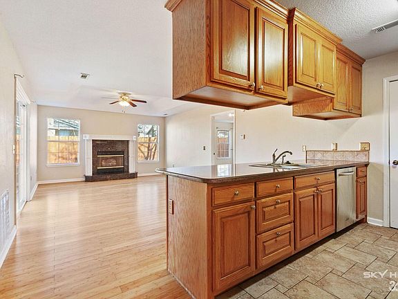 3rd image of 4322 W Beaver Ln