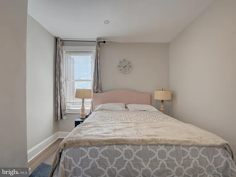 2621 E Oliver St — Photo 36