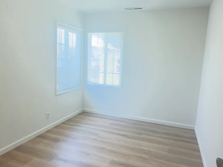 2527 Rheem Ave — Photo 4