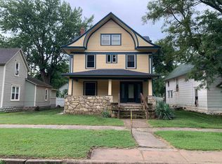 1005 E 10th Ave, Winfield, KS 67156