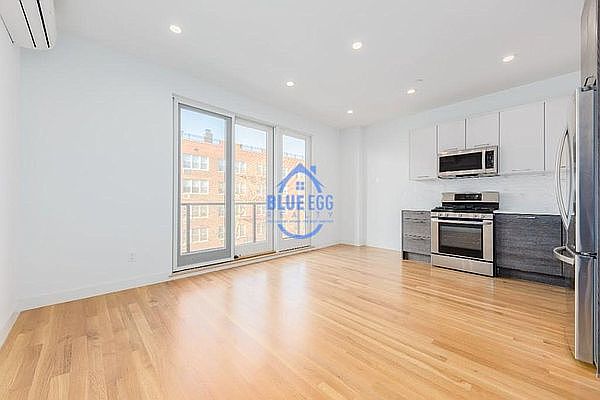 1st image of 625 E 18th St #5E