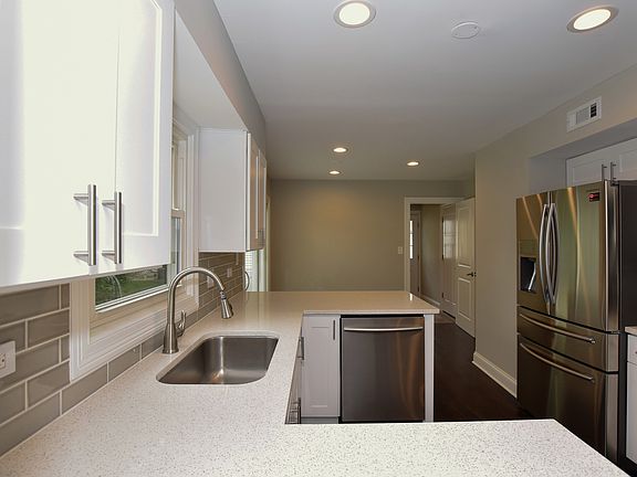 3rd image of 530 Burnt Ember Ln