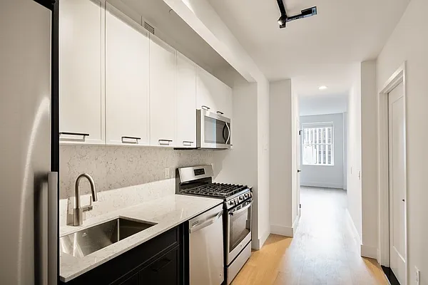 Rented by Pinnacle City Living | media 23