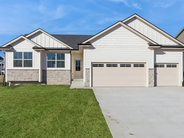 915 Harrington Way, Waukee, IA 50263