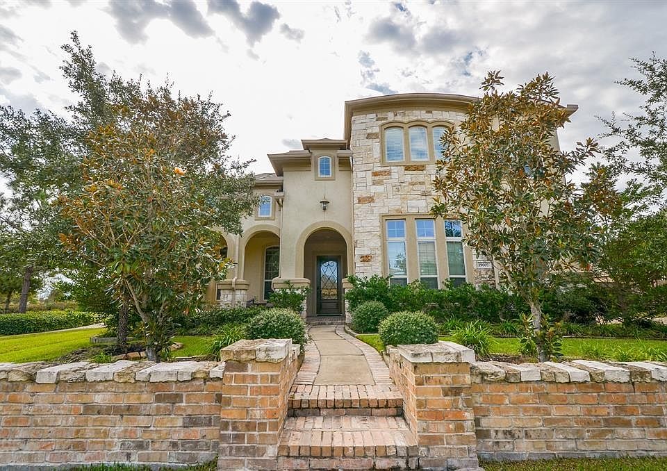 1st image of 19007 Cherry Cove Ln