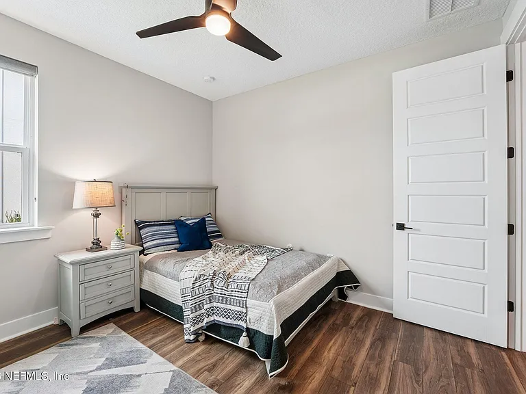 10223 Silverbrook Trl — Photo 33