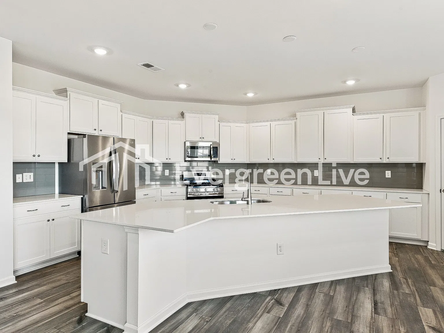 4 bed, 3.5 bath, 2931 sqft, $2,605 — Photo 2