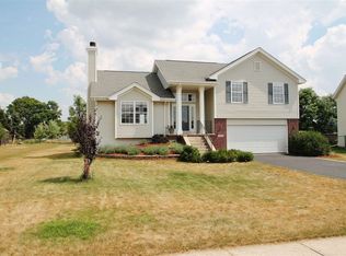 11357 Downing Ln, Roscoe, IL 61073