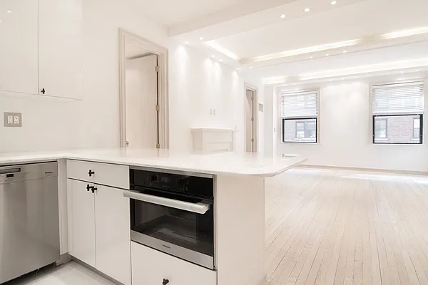 Rented by WAM Partners - William Moses Co. | media 24