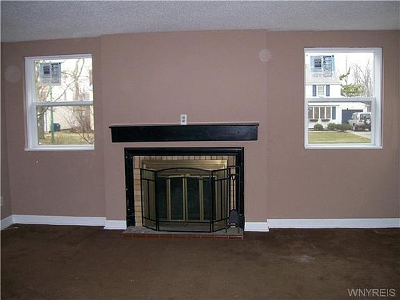 4th image of 64 Jasper Dr