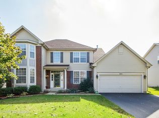 305 Hampton Rd, Sugar Grove, IL 60554