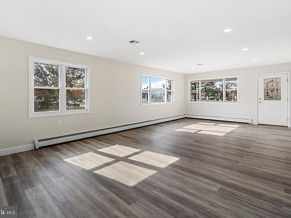 4th image of 165 Cabrillo Blvd