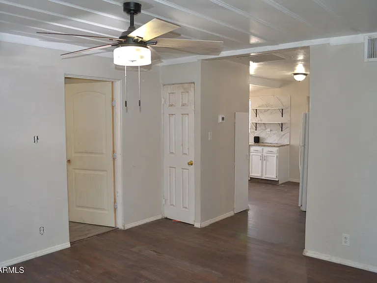 711 E 4th St #709 — Photo 9