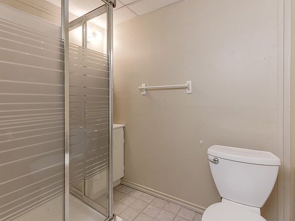 4th image of 130 Woodborough Way NW