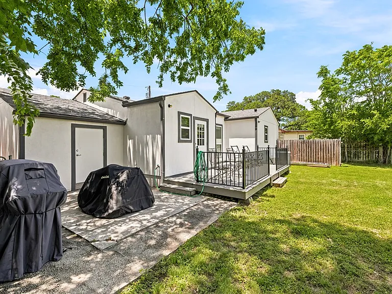 315 Mimosa St — Photo 16
