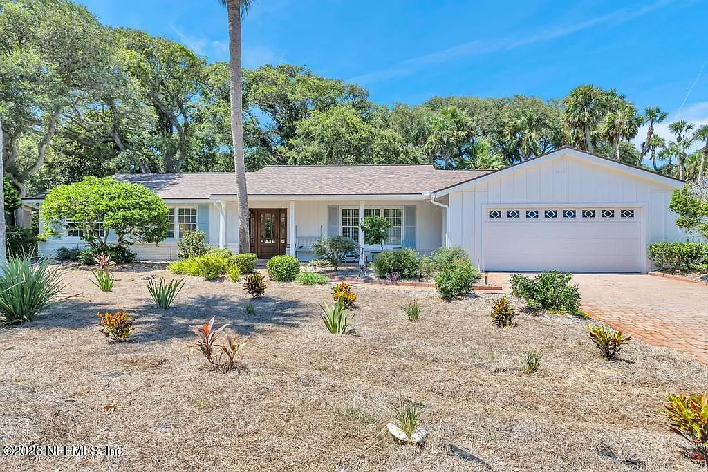 3 bed, 3.0 bath, 2530 sqft, $5,700 — Photo 1