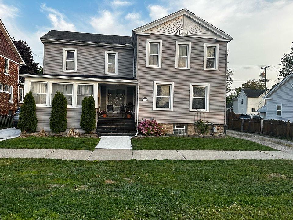 1st image of 225 N Main St