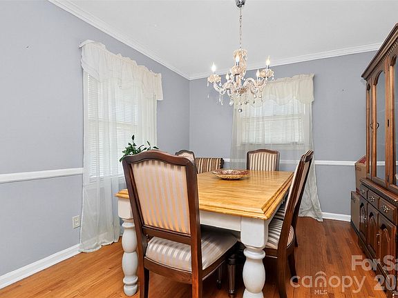5th image of 4827 Easthaven Dr