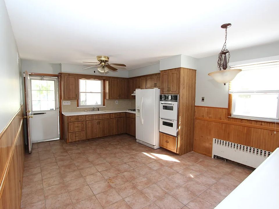 1st image of 26 Tremont Pl