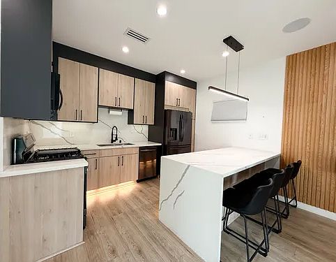 5th image of 20877 Miranda St