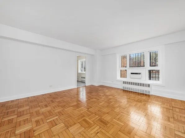 105 Ashland Place image 9 of 23