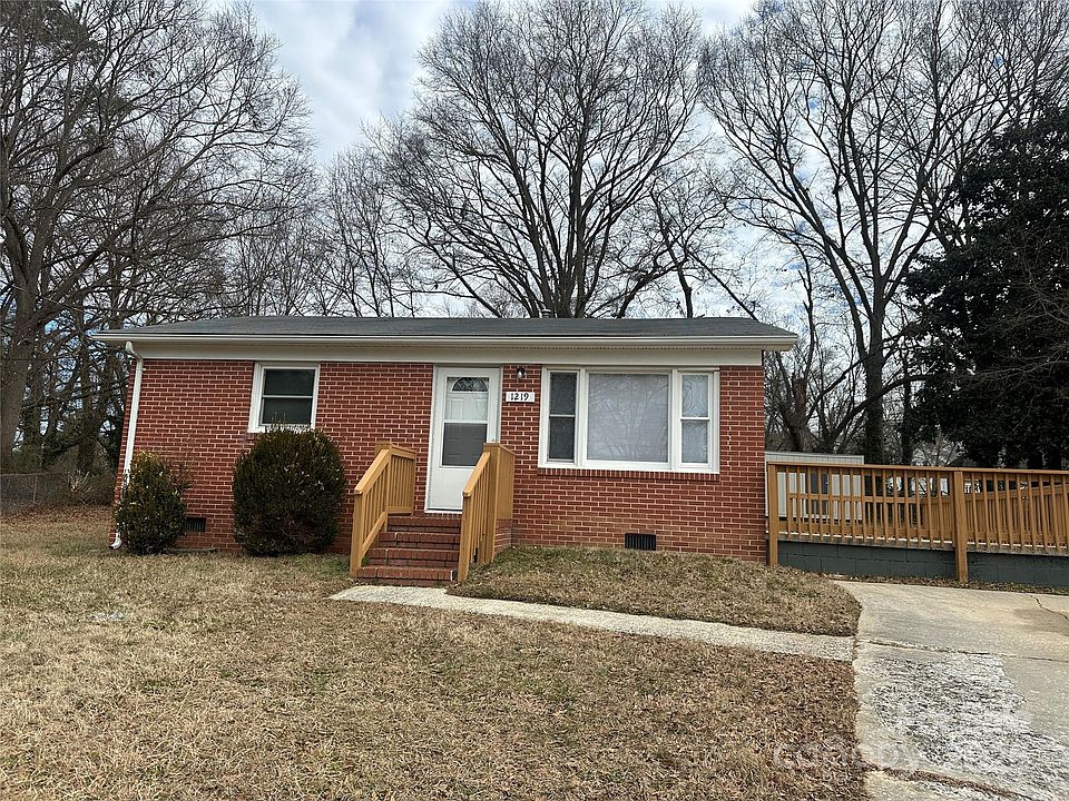 1st image of 1219 Stevens Cir