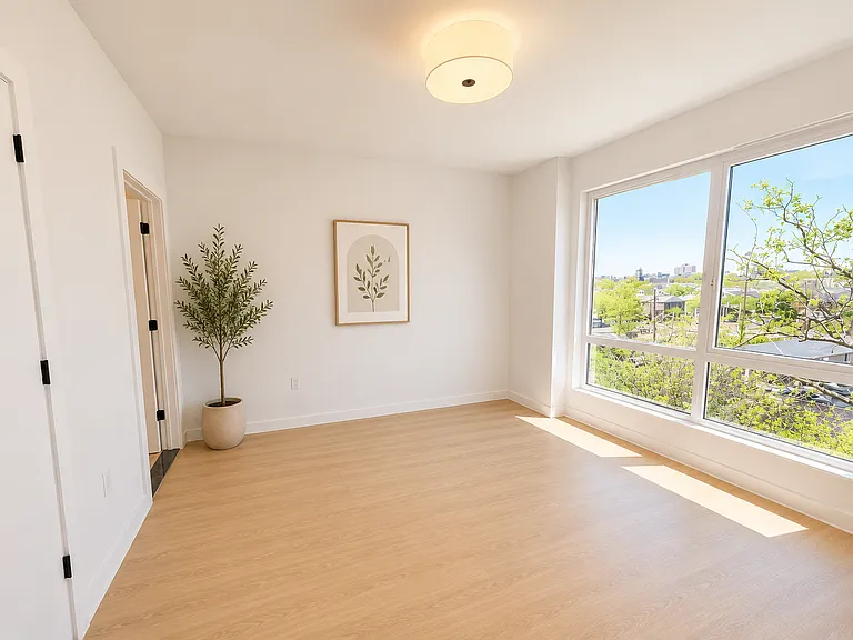 74 Webster St #5EE — Photo 8