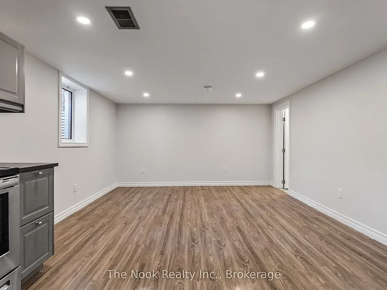 464 Gibbons St #BASEMENT — Photo 21