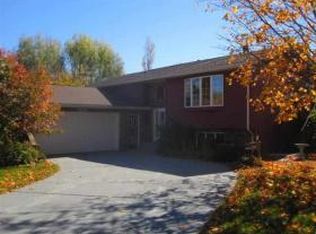 1114 26th Avenue Ct, Silvis, IL 61282