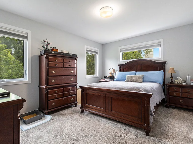 68 Villeneuve Dr — Photo 10